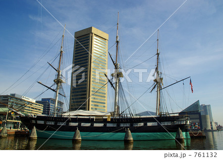 ボルティモアの世界貿易センタービルとコンステレーション号 761132