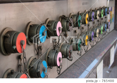 街角カラフル 765400