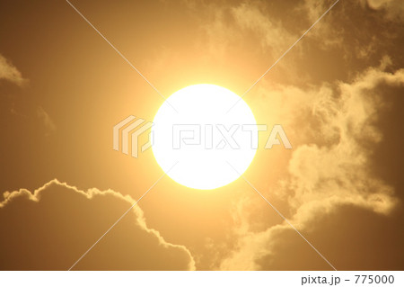 日の出の太陽 775000