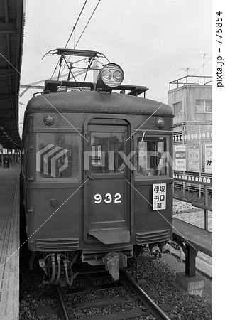 鉄道 私鉄 阪急電鉄伊丹線 塚口駅にて 昭和55年 の写真素材