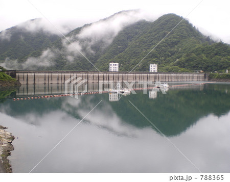 初夏の奥多摩湖 788365