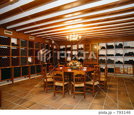 スペインワイン・醸造所のワインカーヴ 793146