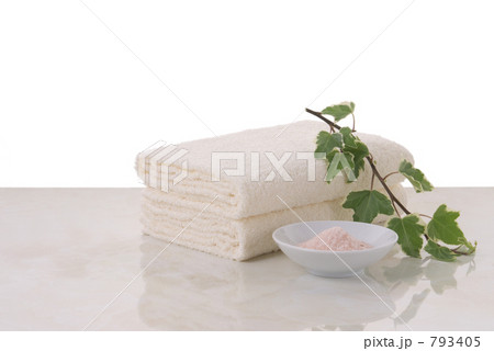 towels and rose salt 793405