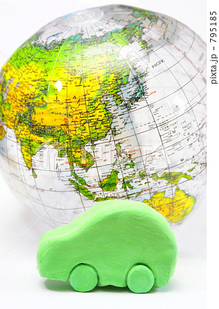 エコカーイメージ（エコカーと地球） 795185