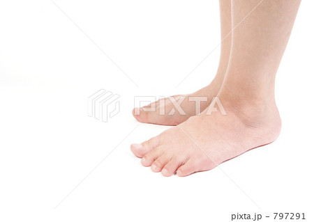 女性の足元 女性の足元 797291