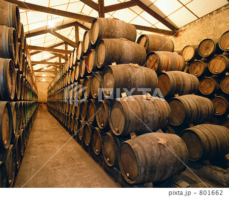 スペイン・へレスのシェリー樽貯蔵庫 801662