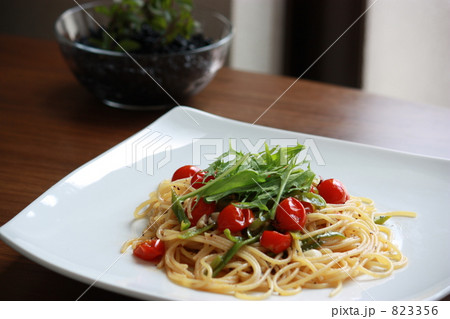 みず菜とミニトマトのペペロンチーノ 823356
