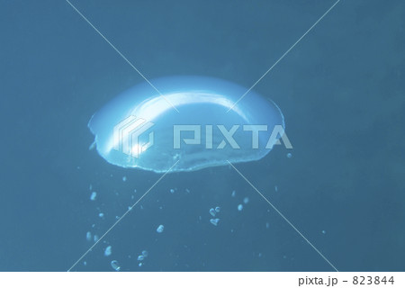 823844