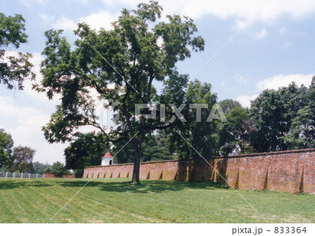 マウントバーノンのレンガ塀 833364