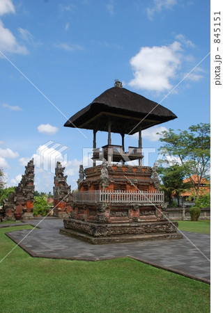 タマンアユン寺院 845151