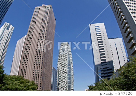 新宿の高層ビル 847520