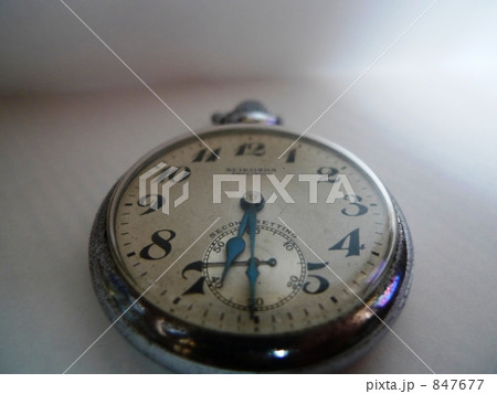 古い懐中時計１ 847677