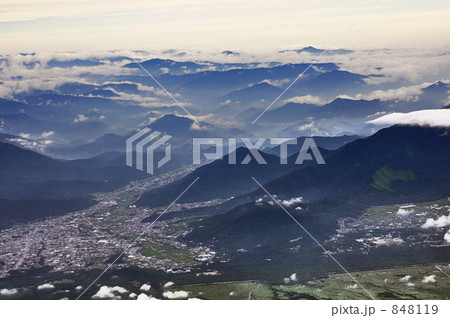 富士山頂上からの雲海と山脈 富士山頂上からの雲海と山脈 848119