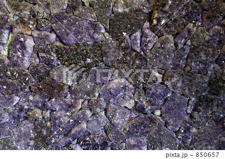 紫水晶の壁 850657