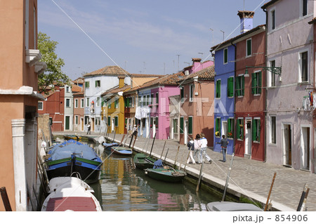カラフルな家並み＿ブラーノ島ベネチア 854906