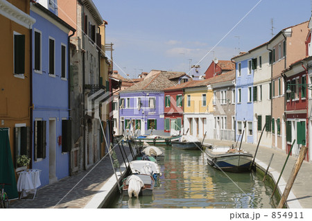 カラフルな家並み_ブラーノ島ベネチア カラフルな家並み_ブラーノ島ベネチア 854911