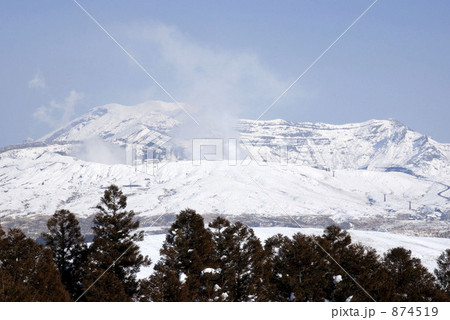 雪の阿蘇山 874519