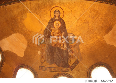 トルコ・イスタンブールのアヤソフィア大聖堂の天井を飾る聖母子 882742