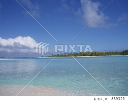 タヒチの青くてきれいな海と空 タヒチの青くてきれいな海と空 889396