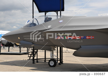 F35戦闘機　パリ航空ショー 890687