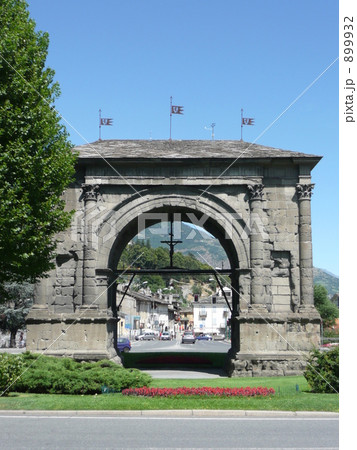 アオスタのアウグスタ門 899932