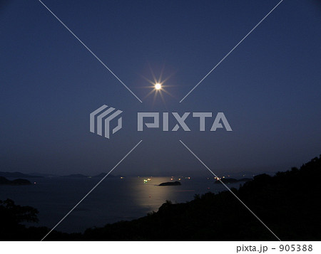 夜の海　月光 905388