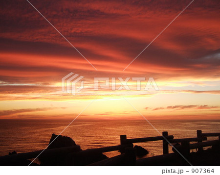 夕焼け 907364