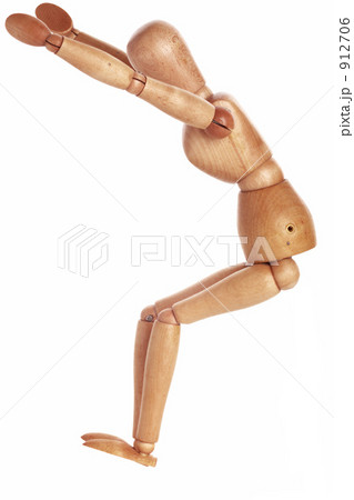 走り幅跳びをする運動選手を真似てみました 走り幅跳びをする運動選手を真似てみました 912706