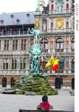 ベルギー　～ブラボー像を眺める 913554