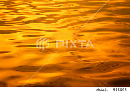 茜色の水面 918068