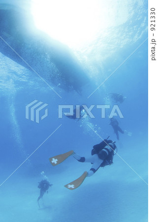 エキジットするダイバー達 エキジットするダイバー達 921330