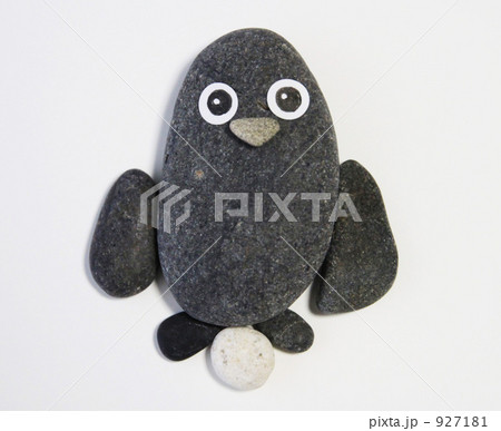 卵を抱いたペンギン 927181