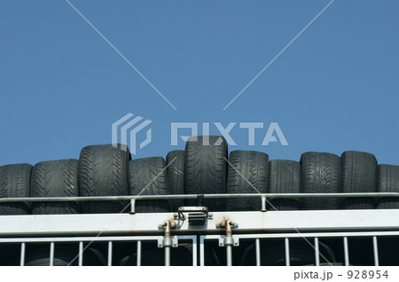 リサイクルされる古タイヤ リサイクルされる古タイヤ 928954