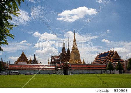 ワット・プラ・ケオの３つの仏塔 930963