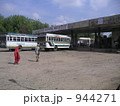 944271
