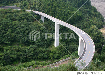 上から見たループ橋 947967