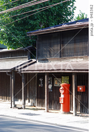 弘前散歩・石場家　赤いポストのある風景 948362