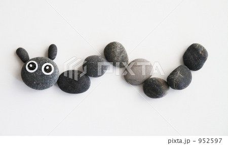 石のいもむし 952597