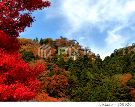 秋の山寺 959920