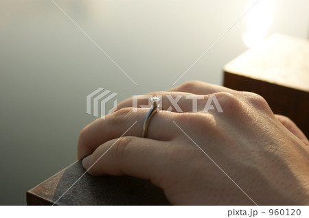 960120