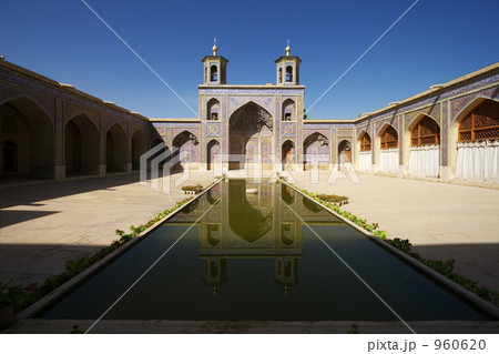 アスジェデ・ナスィーロル・モルクの中庭 960620