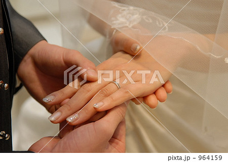 結婚式の指輪交換 964159