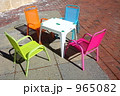 カラフルな子供用イスとテーブル 965082