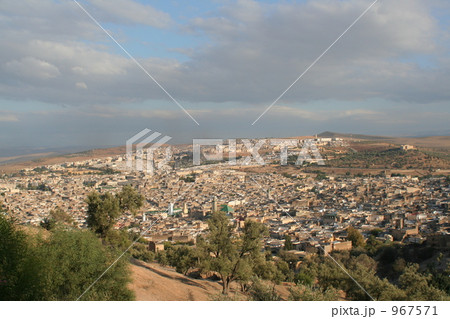 フェズの旧市街を望む 967571