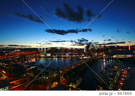 ダーリンハーバーの夕暮れ ダーリンハーバーの夕暮れ 967809