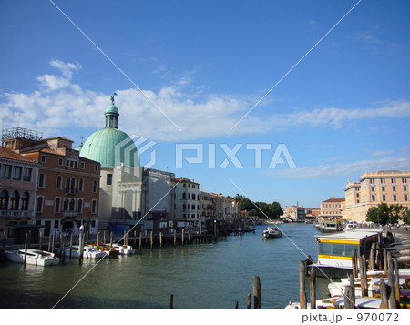 ヴェネツィア 夏空とクーポラ ヴェネツィア 夏空とクーポラ 970072