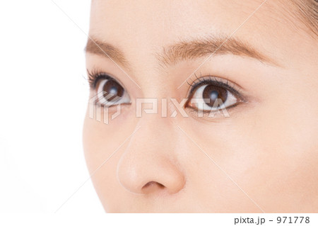 若い女性の眼 971778