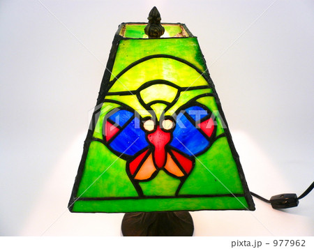 ステンドグラスのランプ 977962