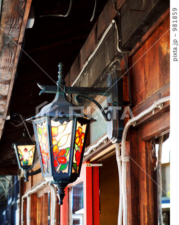 ステンドグラスのガス灯の写真素材 [981859] - PIXTA