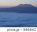 986842